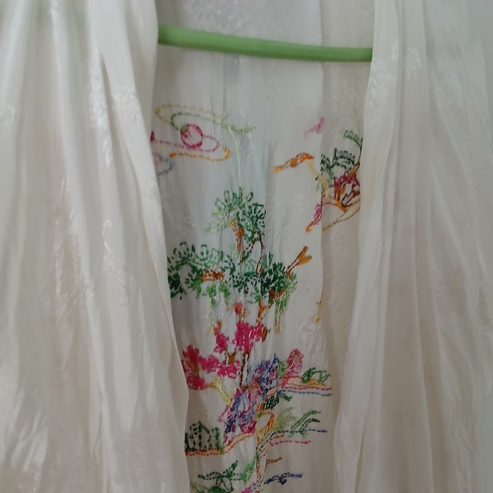Vintage Rayon Golden Bee Embroidered Robe - Picture 5 of 14